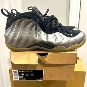 Air Foamposite One
Metallic Pewter/Black
Size 10
